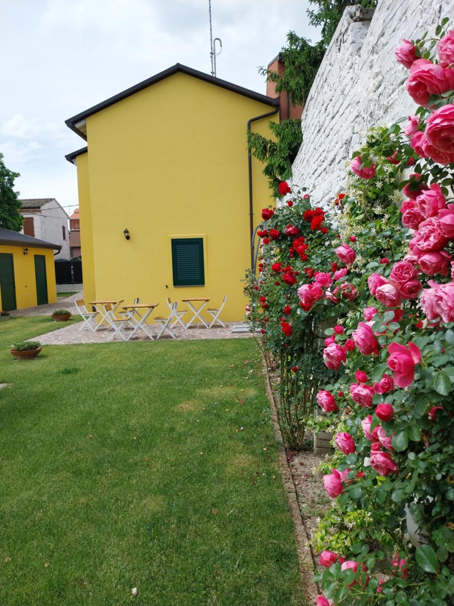 B&B La Casa Gialla Ravenna Exterior foto